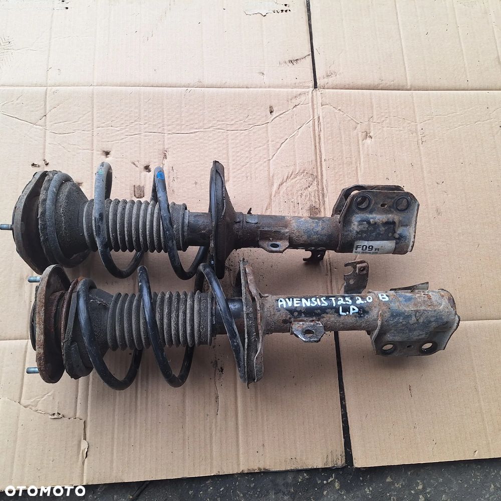 MCPERSON AMORTYZATOR PRAWY LEWY PRZOD AVENSIS T25 2.0 - 1