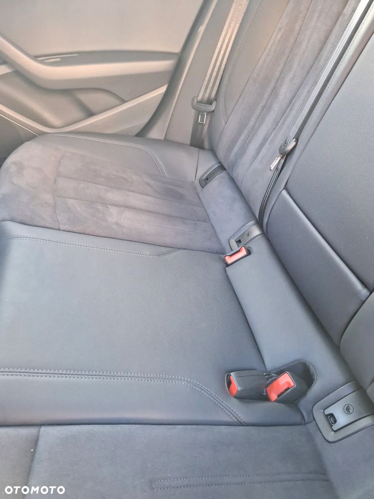 Audi A4 Limousine 35 TFSI mHEV S Line S tronic - 12