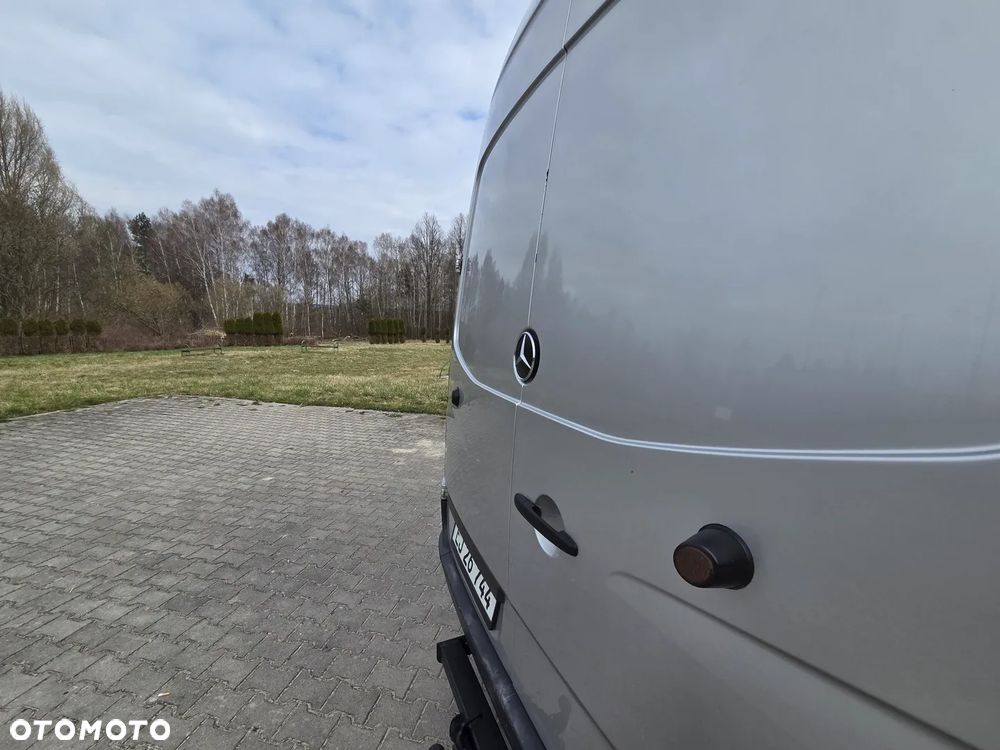 Mercedes-Benz Sprinter - 12