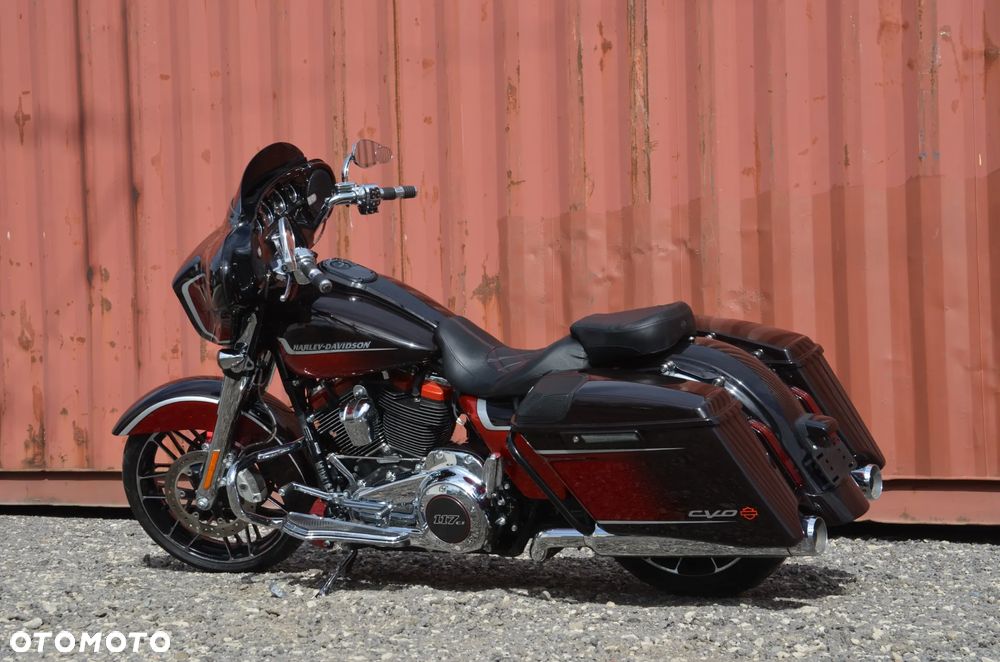 Harley-Davidson Touring Street Glide - 9