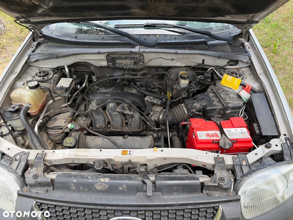 Ford Maverick 3.0 V6 Limited - 9
