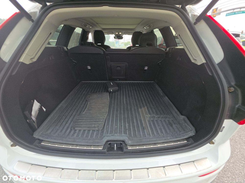 Volvo XC 60 B5 B AWD Plus Bright - 11