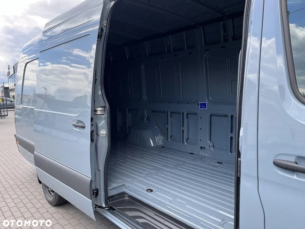 Mercedes-Benz Sprinter - 9