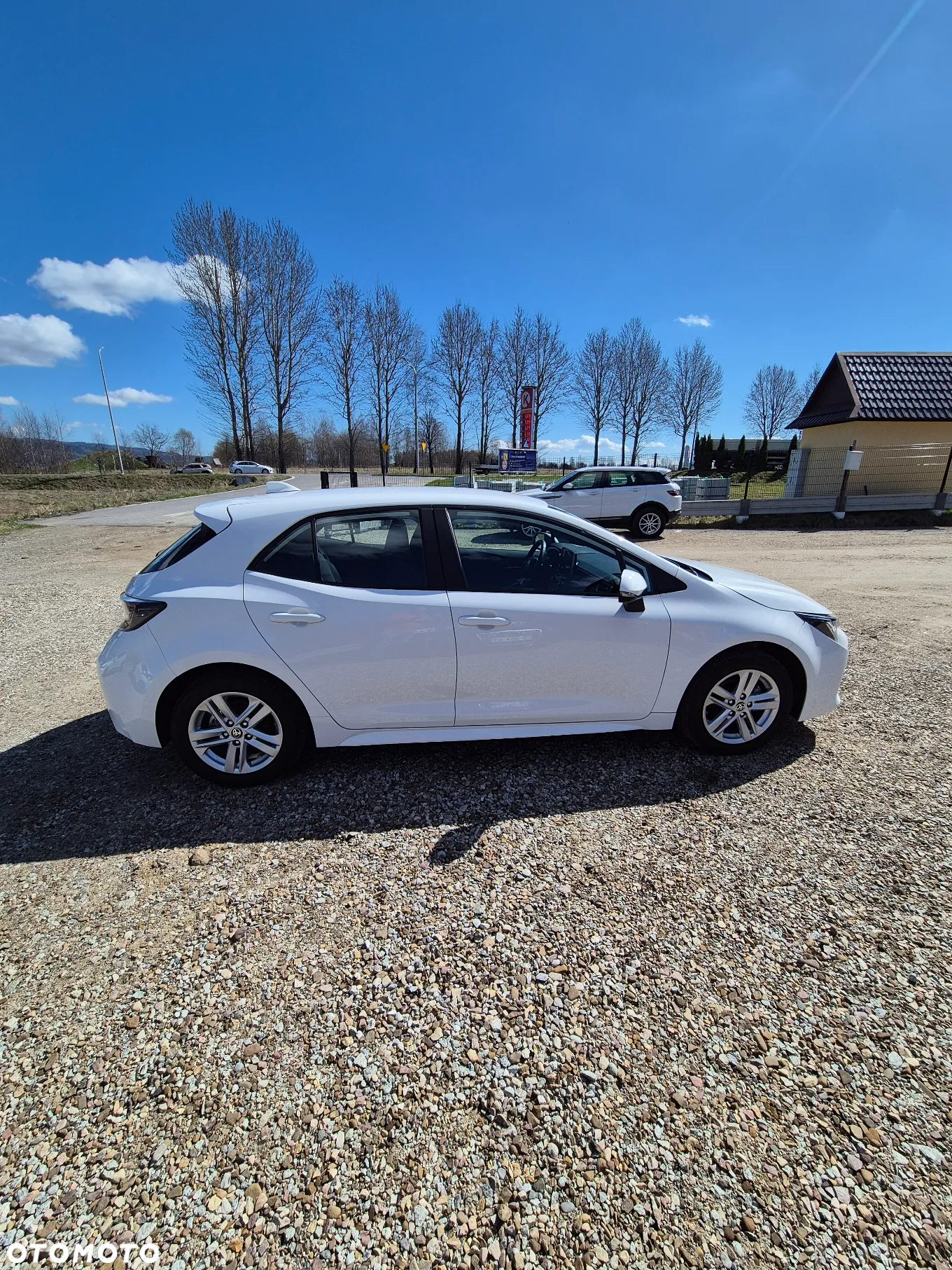 Toyota Corolla ver-1-8-hybrid-style - 10