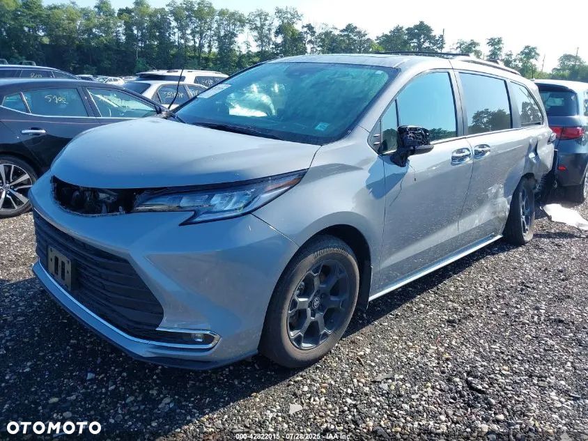 Toyota Sienna - 33