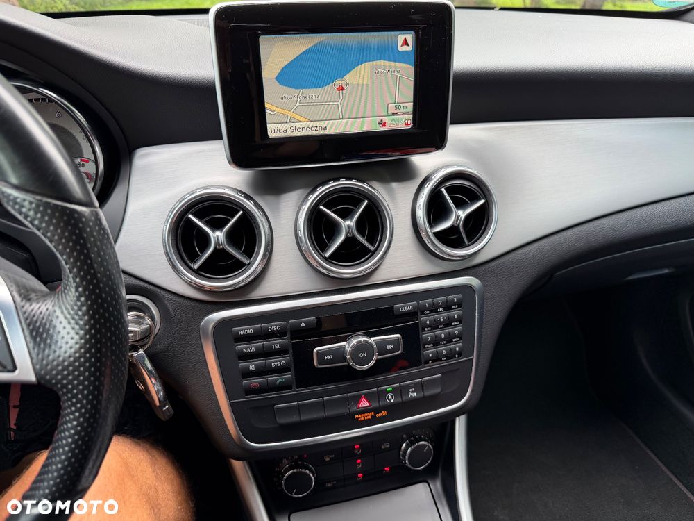 Mercedes-Benz GLA - 18