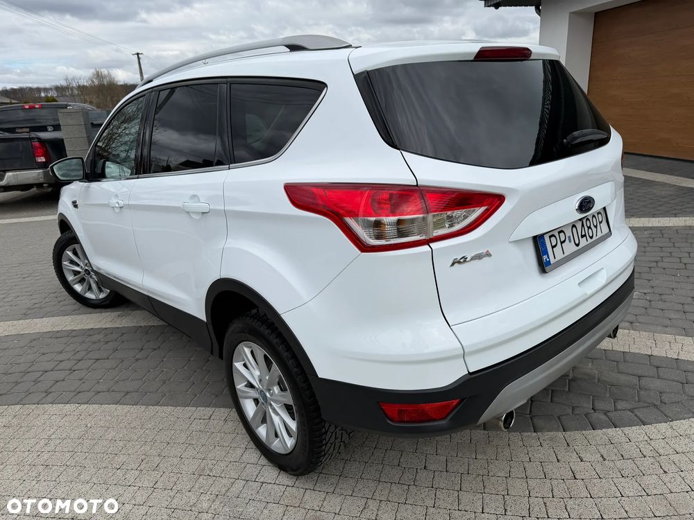 Ford Kuga 2.0 TDCi 2x4 Titanium - 16
