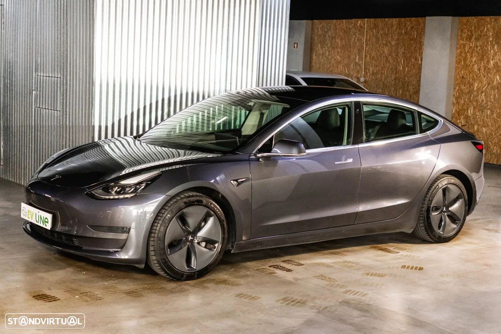 Tesla Model 3 - 3