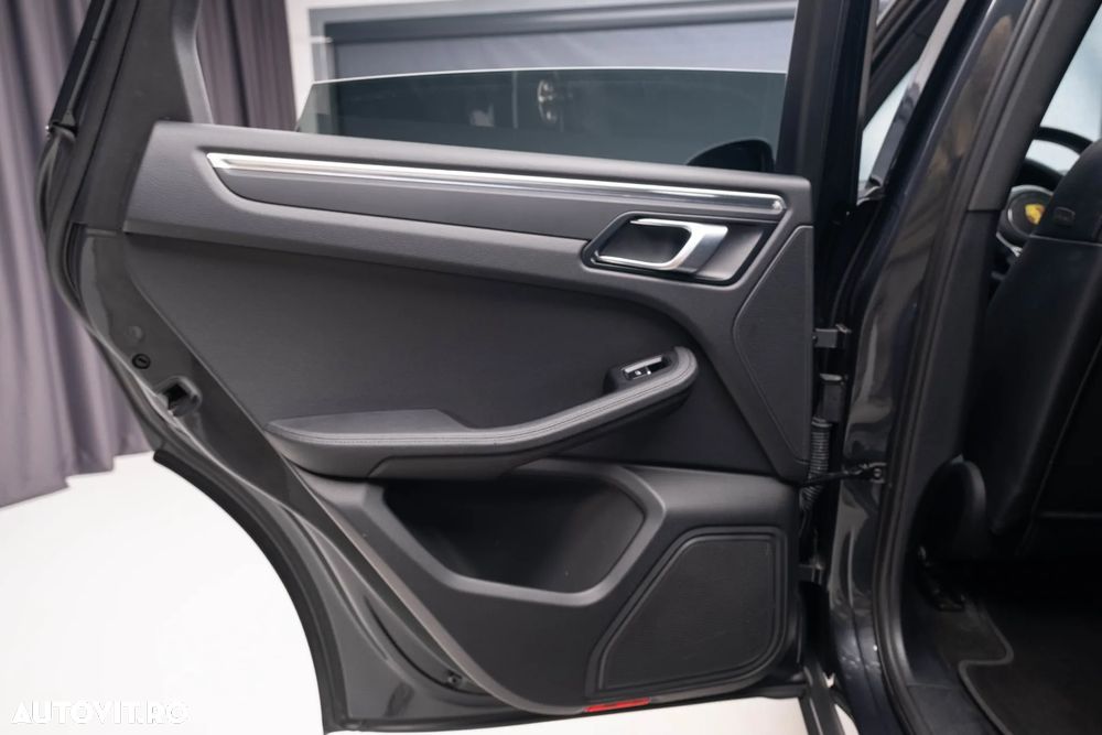 Porsche Macan Standard - 23