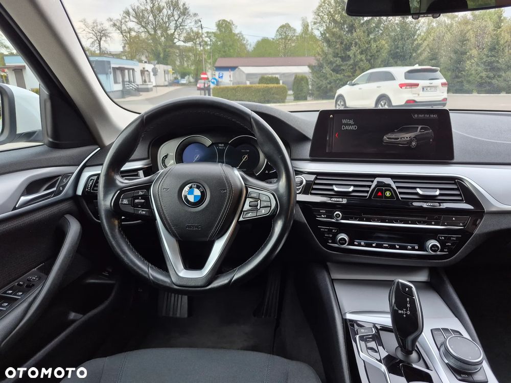 BMW Seria 5 520d xDrive Sport Line - 27