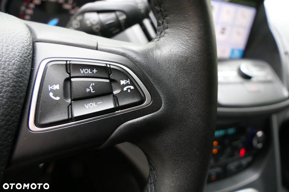 Ford Kuga 1.5 EcoBoost 2x4 ST-Line - 25