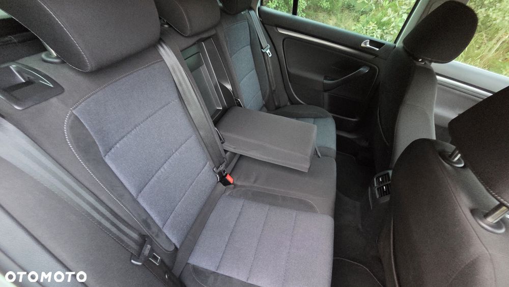 Volkswagen Golf - 31
