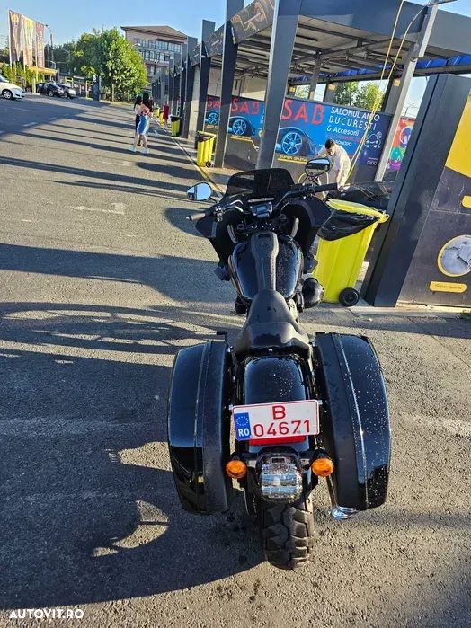 Harley-Davidson Softail Low Rider ST - 7