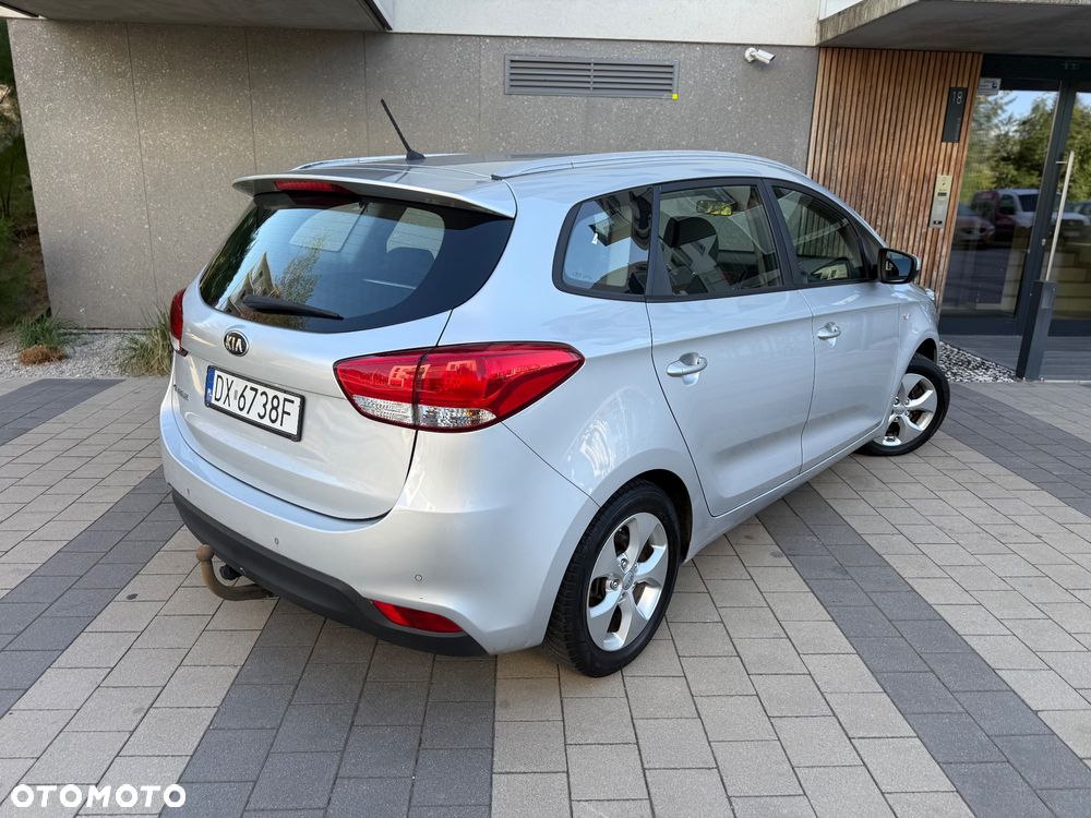 Kia Carens - 24