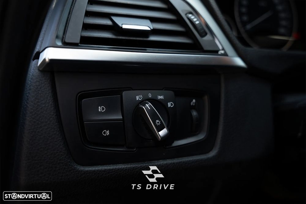 BMW 320 d Auto Line Modern - 25