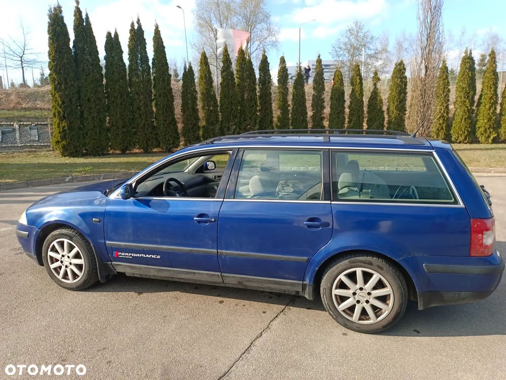 Volkswagen Passat 1.9 TDI Trendline - 1