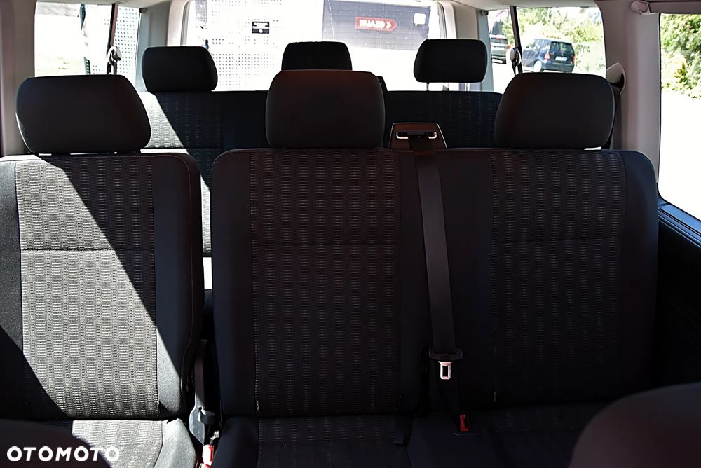 Volkswagen Caravelle 2.0 TDI L2 Comfortline DSG - 24
