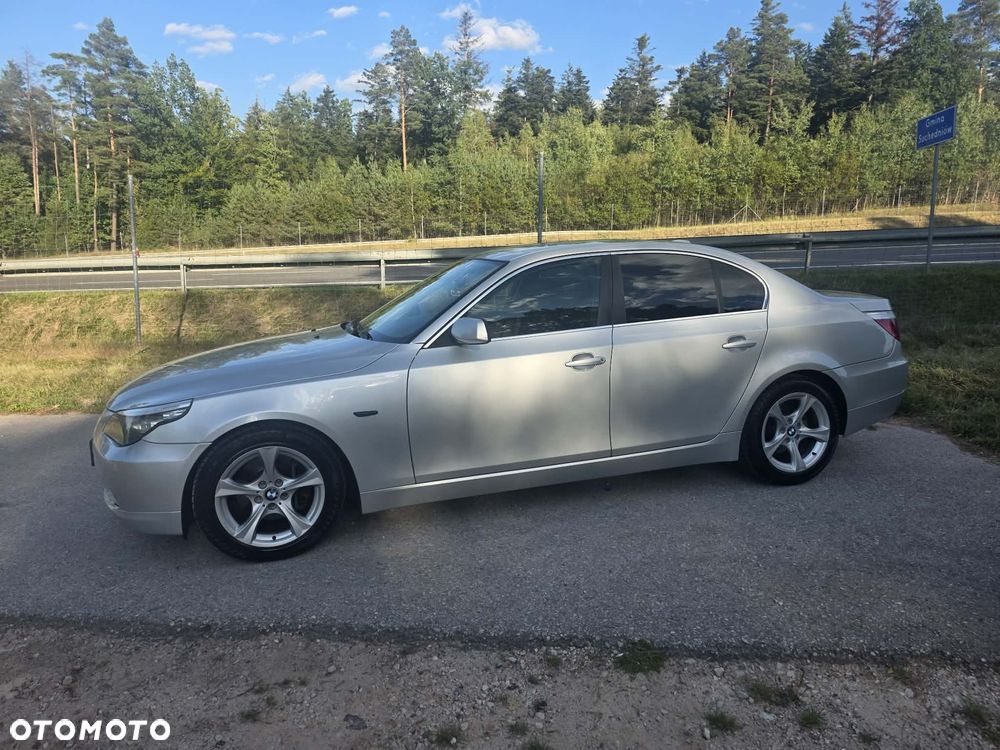 BMW Seria 5 525i - 4
