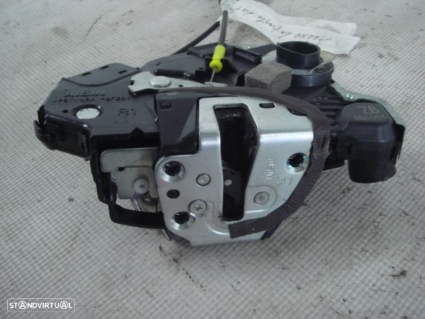 Fecho Da Porta Frente Dto Toyota Corolla (_E12_) - 1