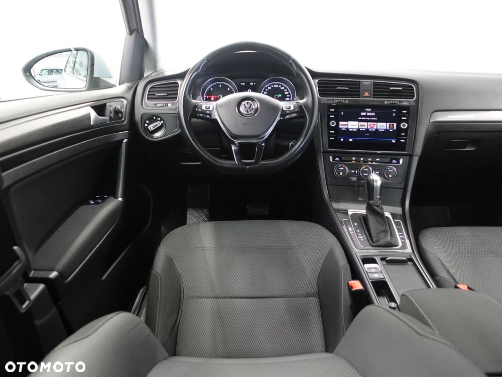 Volkswagen Golf 1.6 TDI SCR DSG Comfortline - 29