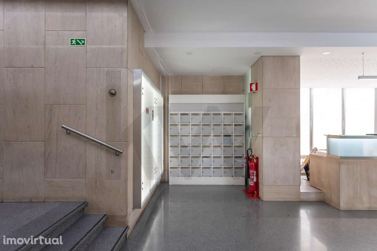 Escritório para Arrendar 243M2 | Zona Premium junto às Amoreiras - Grande imagem: 4/22