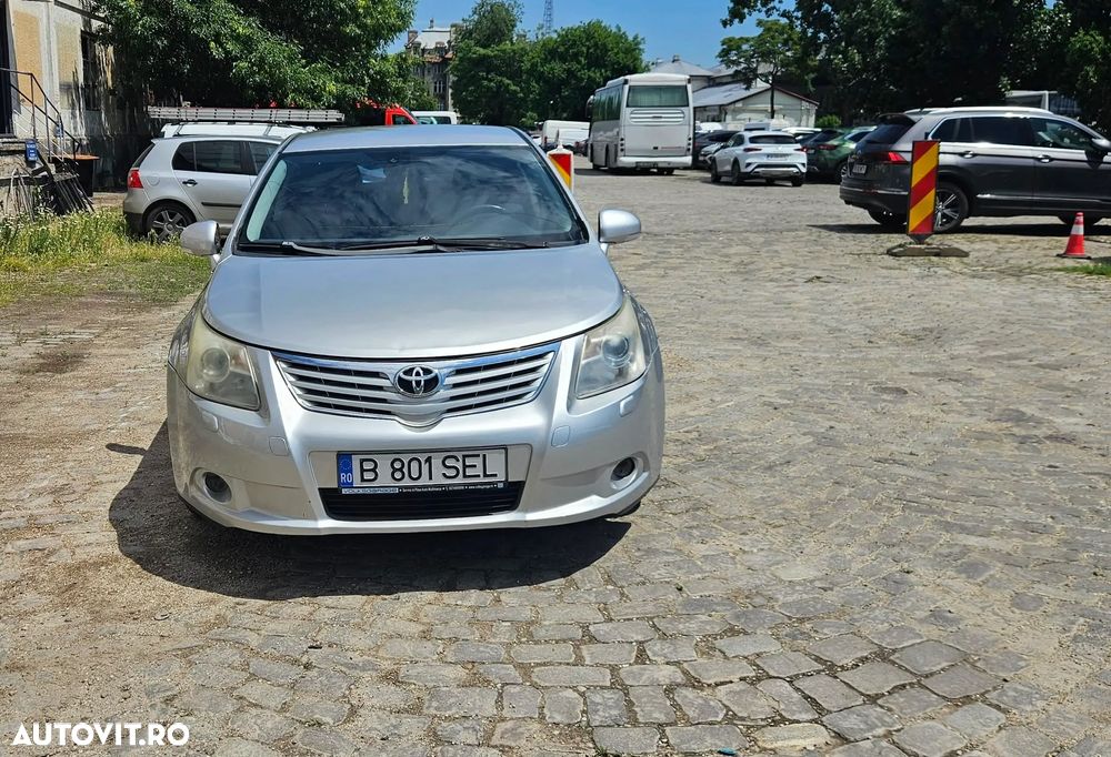Toyota Avensis - 1