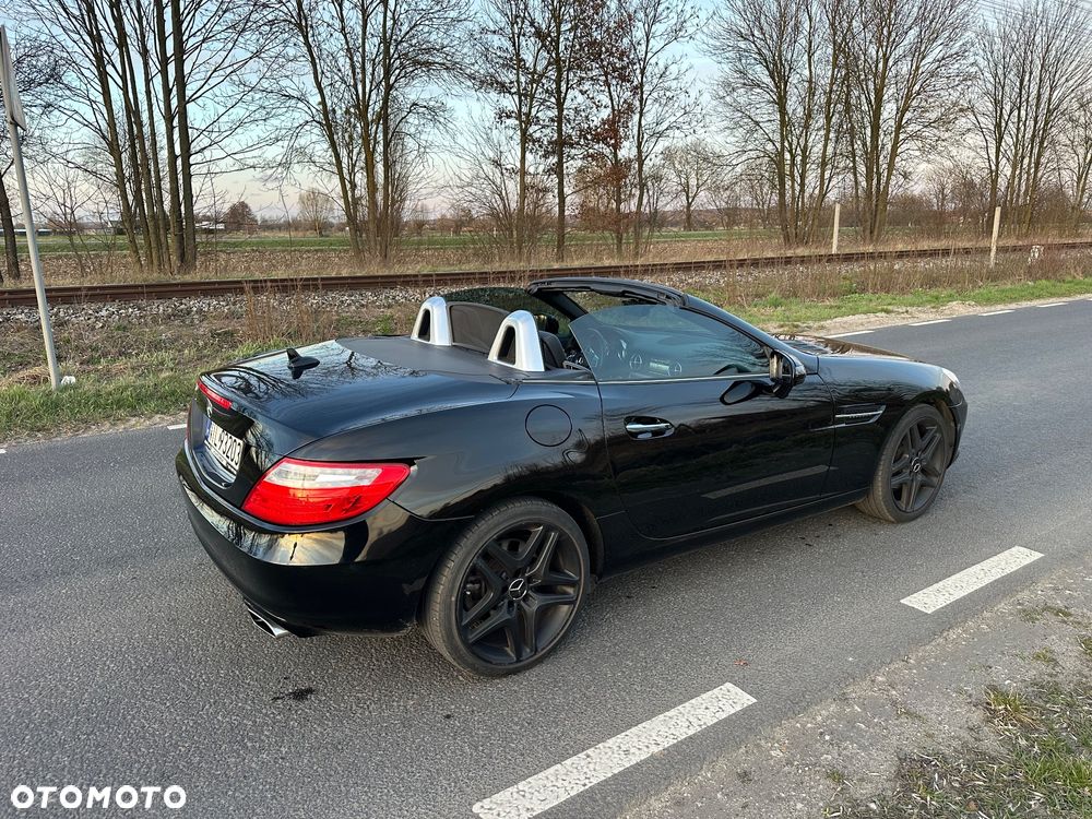 Mercedes-Benz SLK 250 CGI - 12