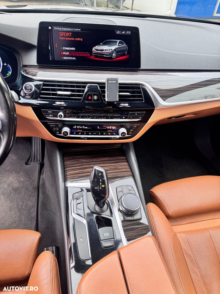 BMW Seria 5 530d xDrive AT - 11