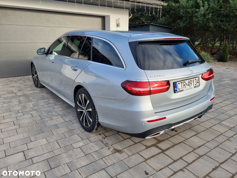 Mercedes-Benz Klasa E 220 d 4Matic T 9G-TRONIC AMG Line - 8