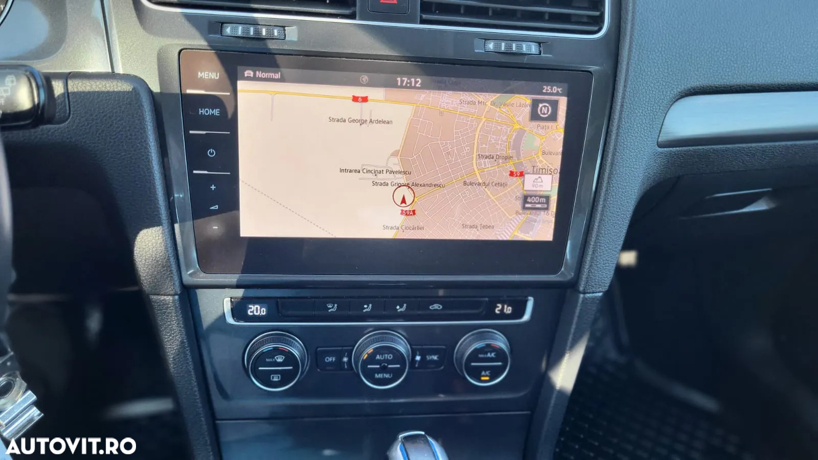 Volkswagen e-Golf - 12