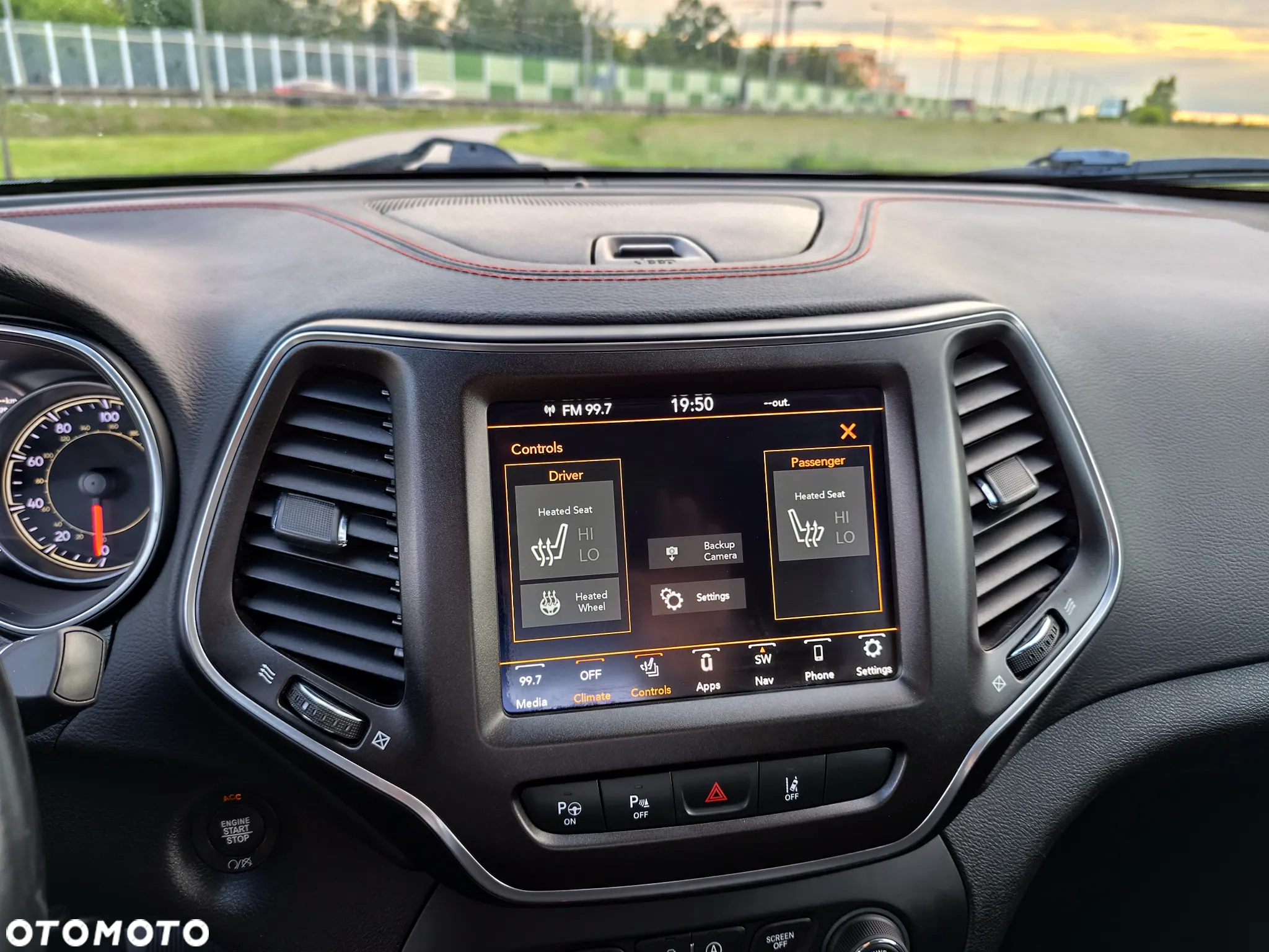 Jeep Cherokee - 23
