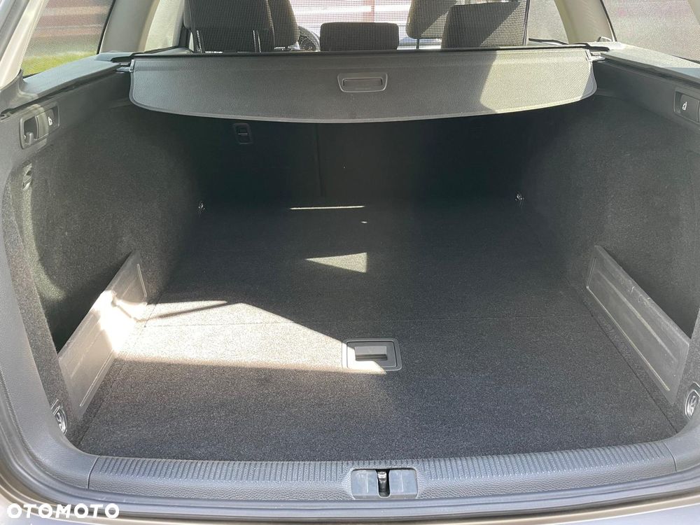 Volkswagen Passat 1.6 TDI Comfortline - 8