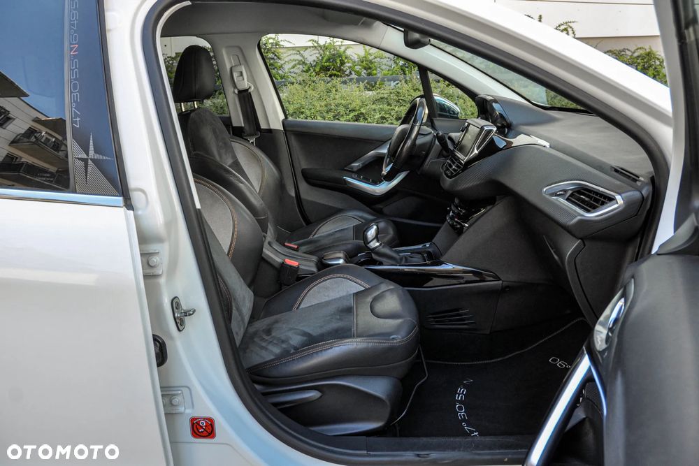 Peugeot 2008 - 11