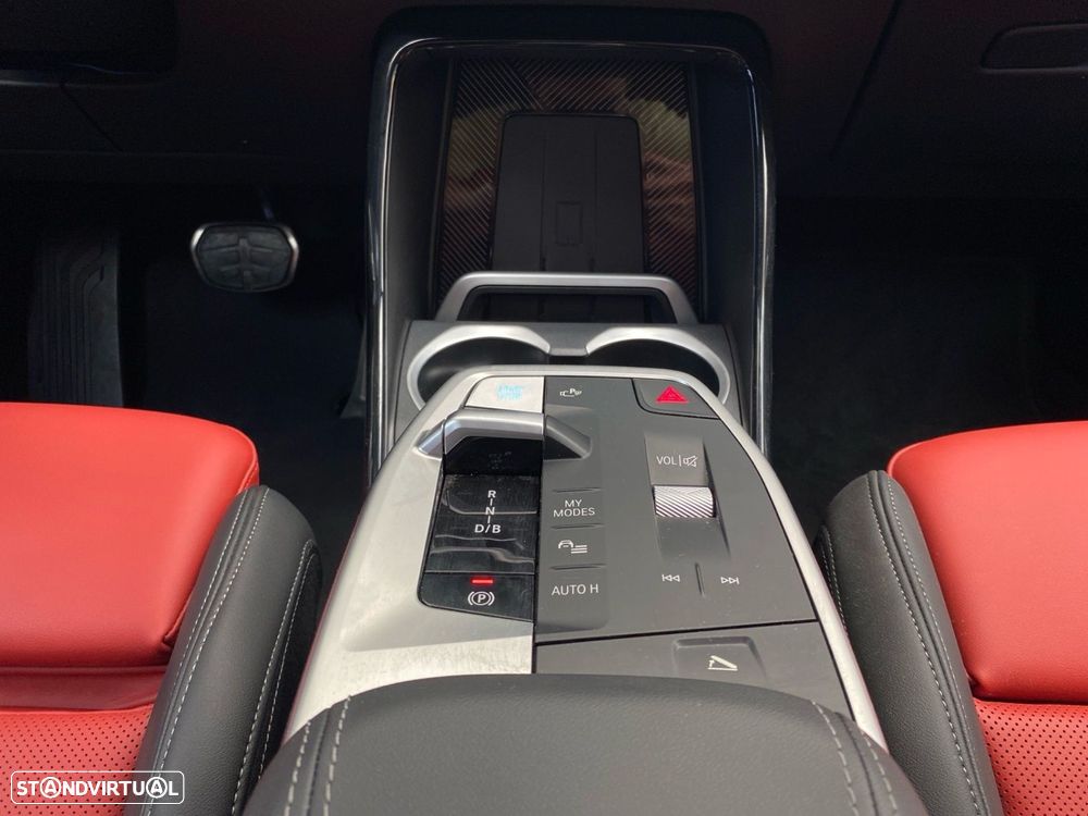 BMW iX1 eDrive20 Pack Desportivo M Pro - 15