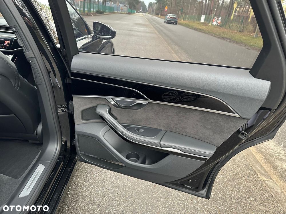 Audi A8 - 25