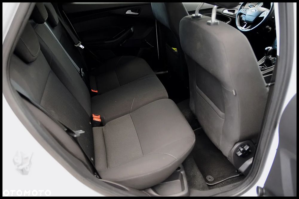 Ford Focus - 33