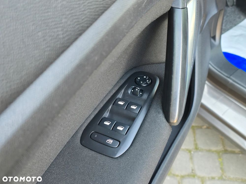 Peugeot 308 1.6 BlueHDi Business Line S&S - 26