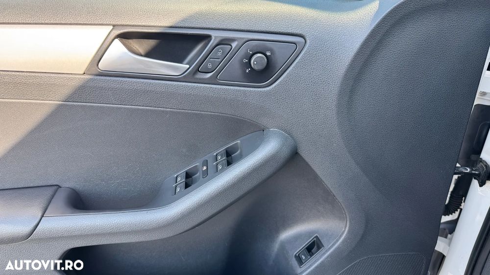 Volkswagen Jetta 1.6 TDI CR DPF Comfortline - 11