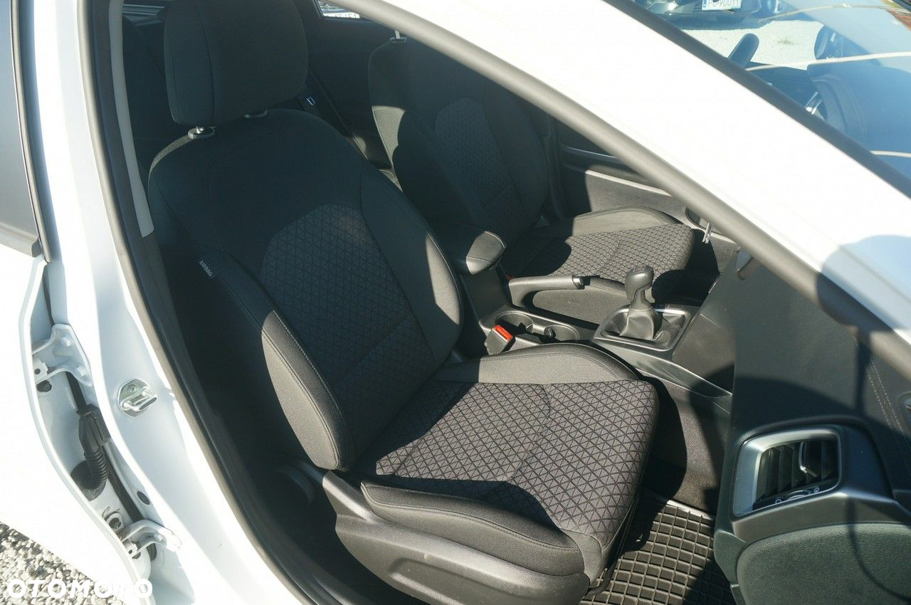Kia Ceed - 30