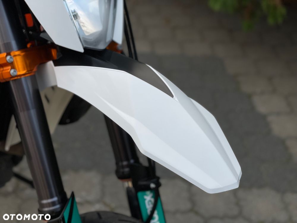 KTM SMC - 10