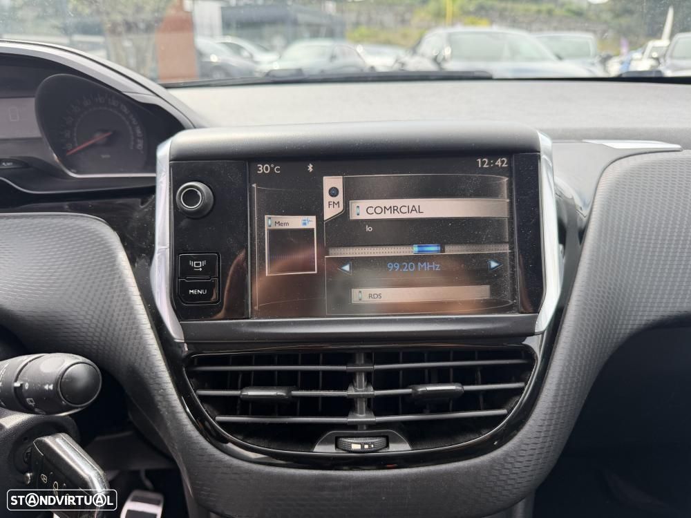 Peugeot 208 1.4 HDi Allure - 10