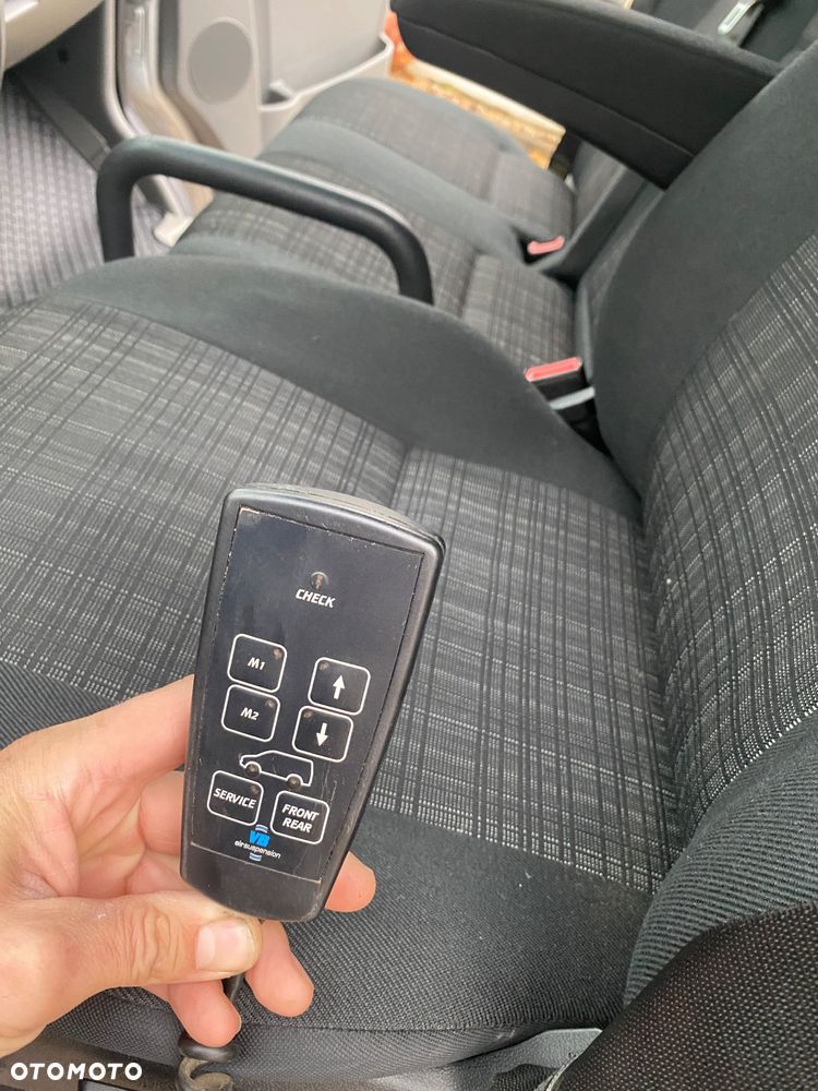 Mercedes-Benz Sprinter 319 - 11