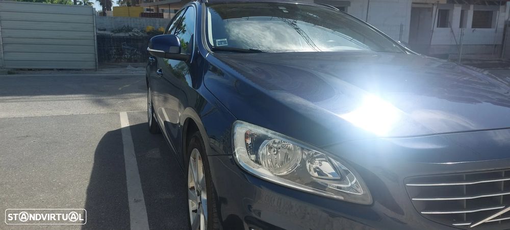 Volvo V60 1.6 D2 Momentum Eco - 3