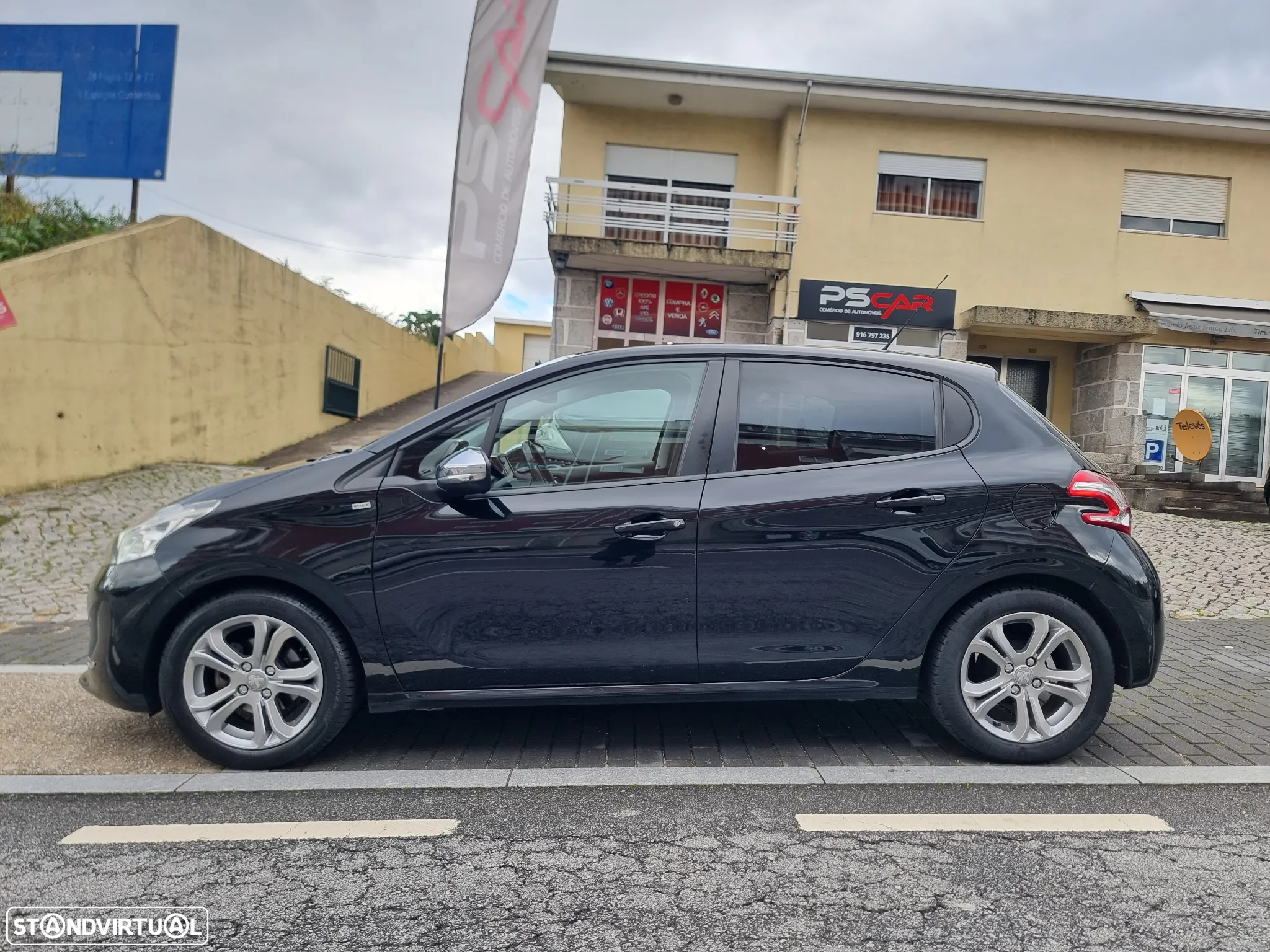 Peugeot 208 1.4 HDi SE Style - 26