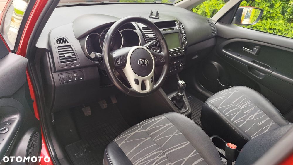 Kia Venga 1.6 L - 11