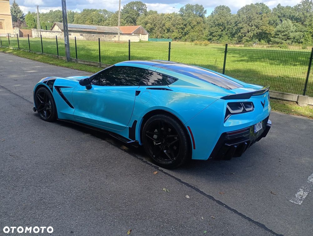 Chevrolet Corvette - 11