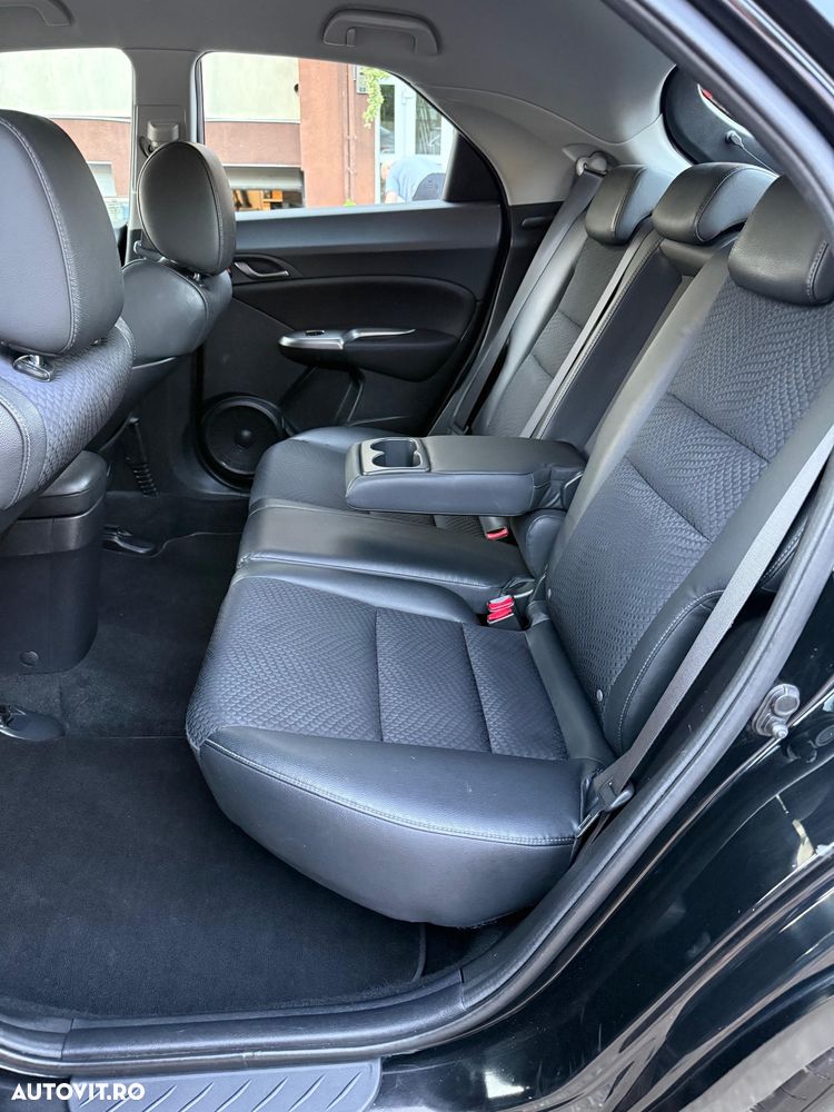 Honda Civic 1.8i-VTEC Sport - 23