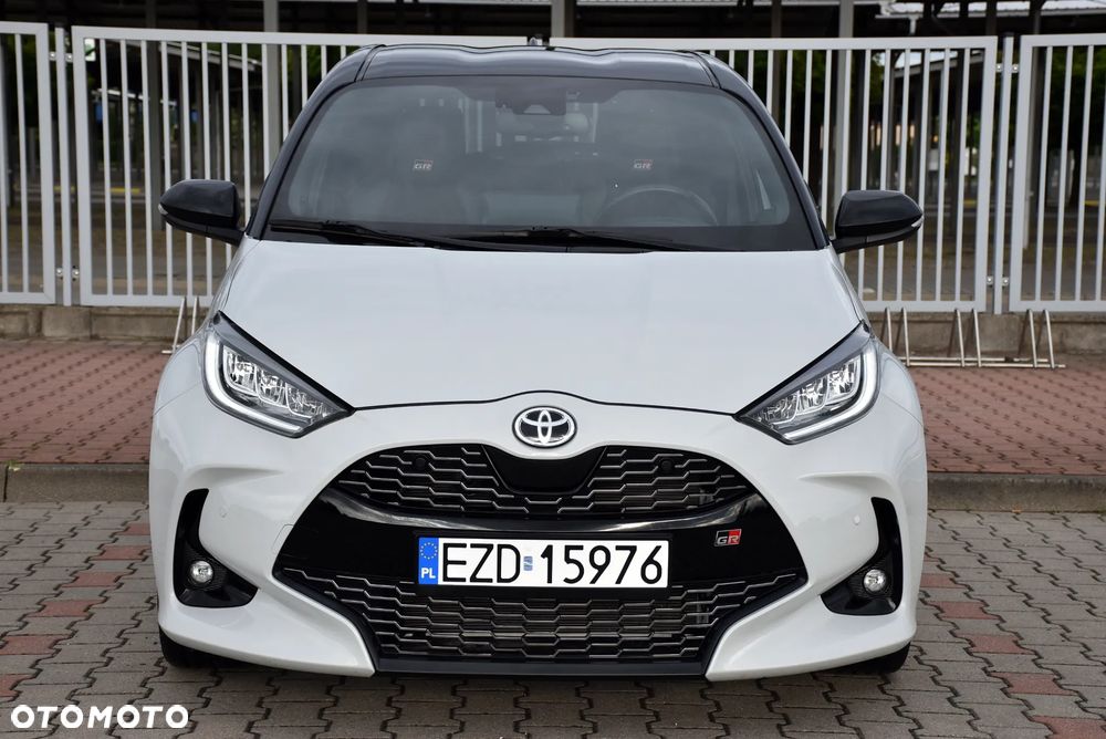 Toyota Yaris Hybrid 1.5 GR Sport - 8
