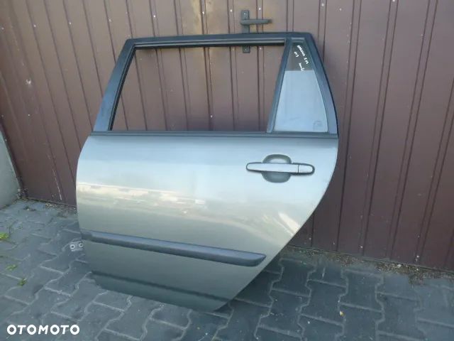 DRZWI LEWY TYŁ LEWE TYLNE KOMPLETNE TOYOTA COROLLA E12 KOMBI KOLOR 1C3 - 5