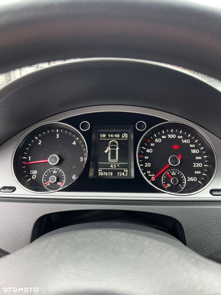 Volkswagen Passat 1.6 TDI Comfortline - 11